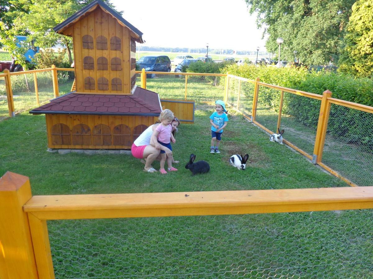 Вилла Tourist Farm Salamun Бановци Экстерьер фото